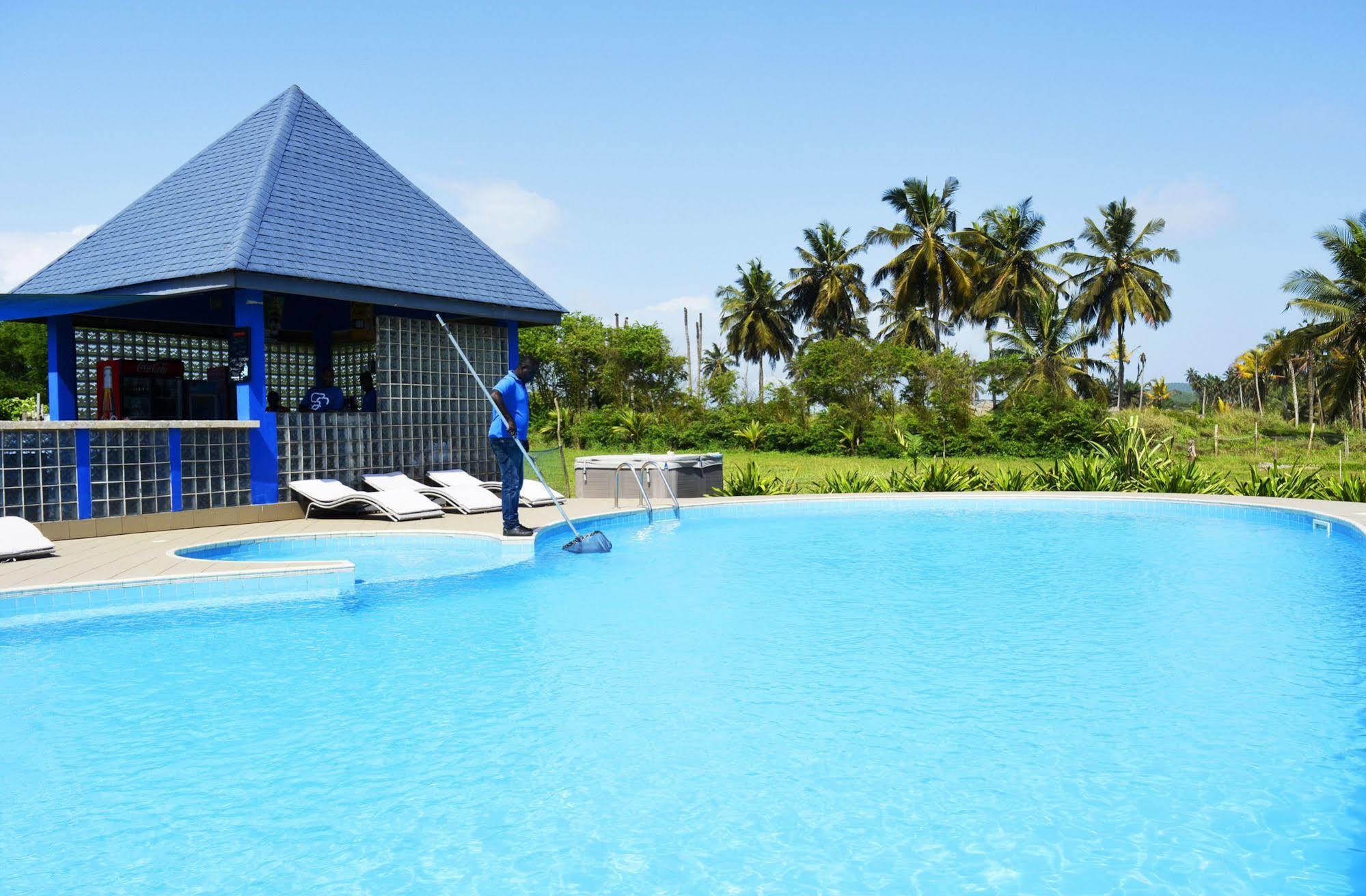 Blue Diamond Beach Resort Nyanyanu Extérieur photo